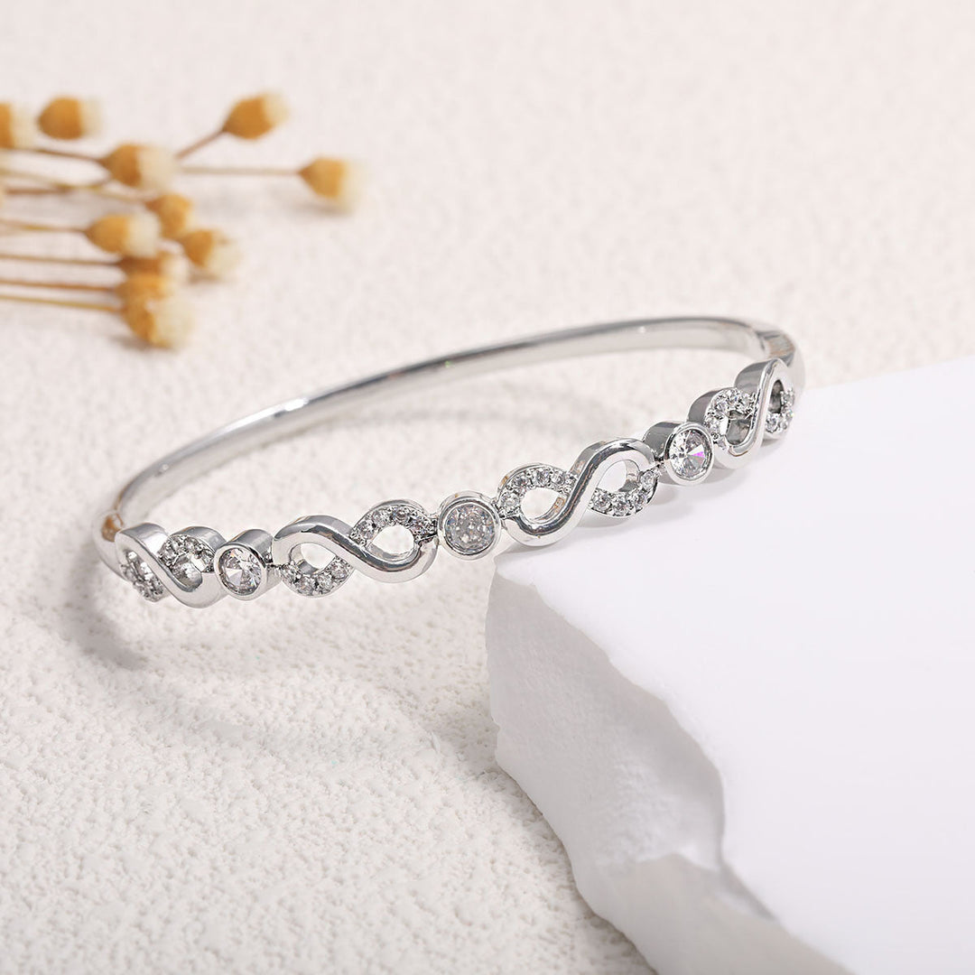 Ladies bracelet with elaborate infinity symbol and sparkling zirconia Tom Cottons