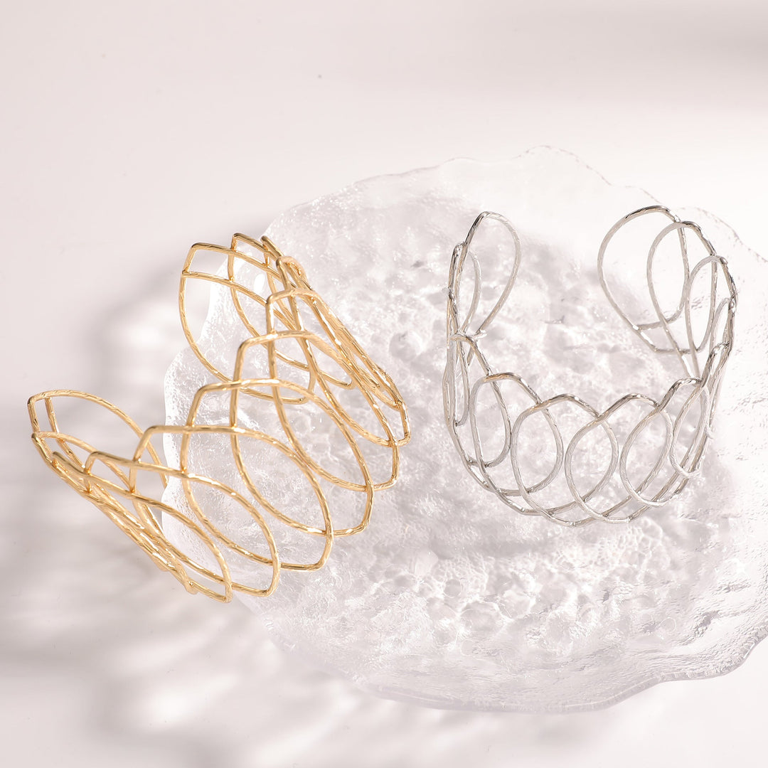 Women Open Bangle with Artfully Curved Design Tom Cottons