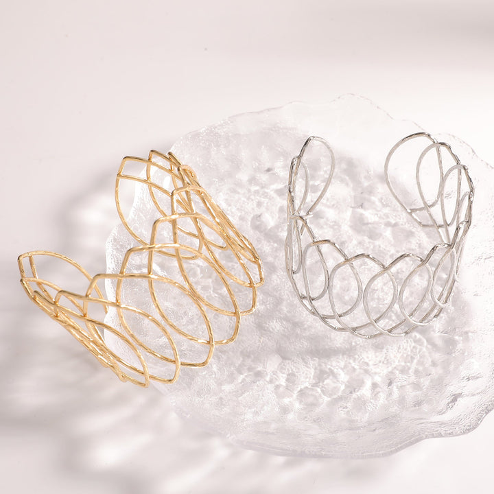 Women Open Bangle with Artfully Curved Design Tom Cottons