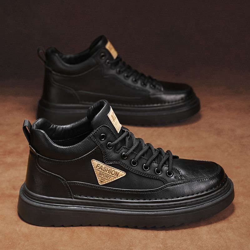 Fashionable and durable sneakers for women with a casual design