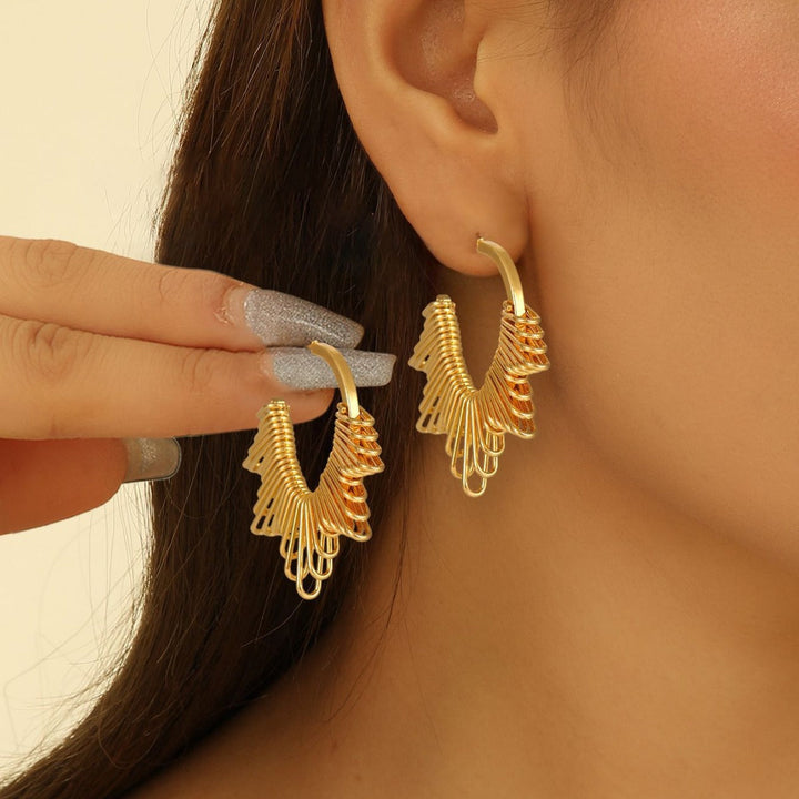 Women artistically designed hoops Tom Cottons