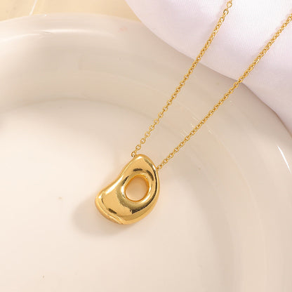 Women's necklace with curved letter pendant Tom Cottons