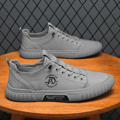 Women's casual sneakers with breathable upper material and sturdy sole