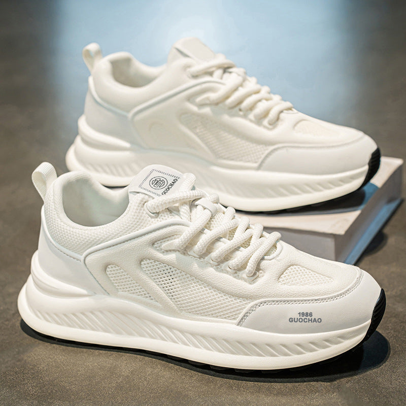 Sports shoes for women with breathable mesh upper and stable profile sole
