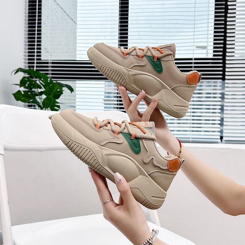 Women's Sporty Sneakers