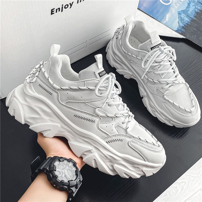 Ladies sporty sneakers with extra strong sole and breathable design