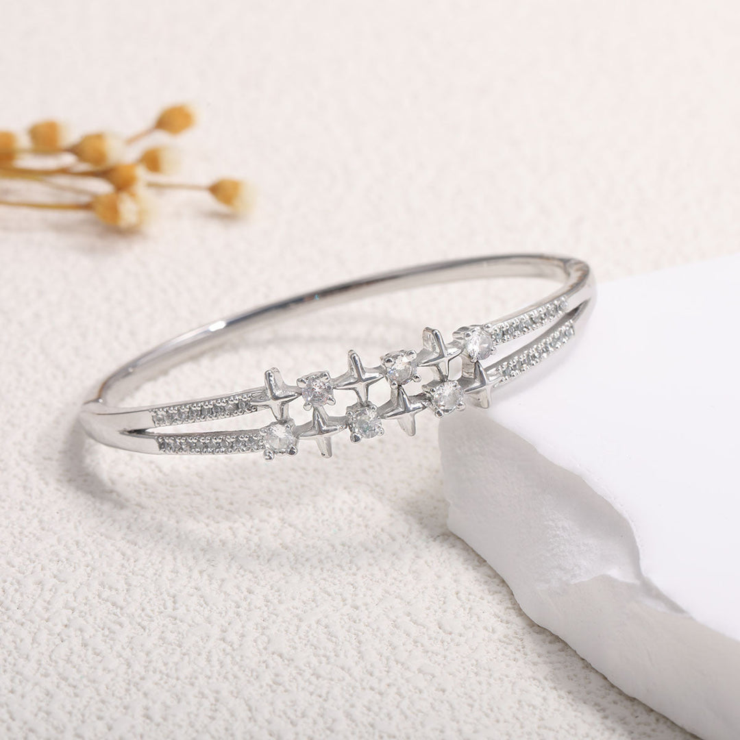 Ladies bracelet with elaborate infinity symbol and sparkling zirconia Tom Cottons