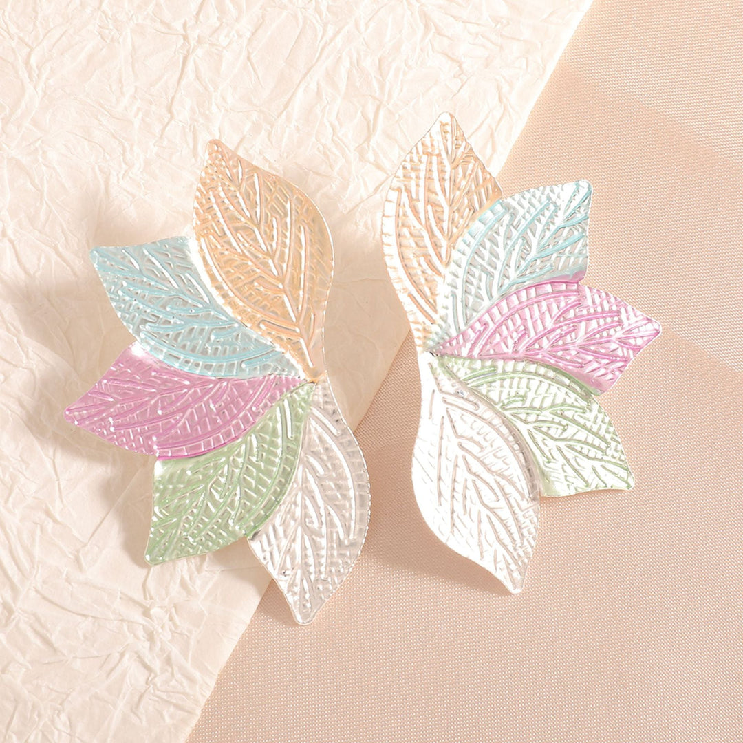 Women’s hair accessory with elaborate leaf design Tom Cottons