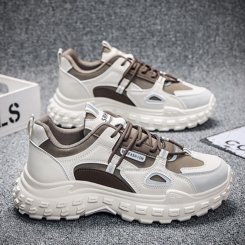 Women's sporty sneakers with comfortable cushioning elements and trendy design