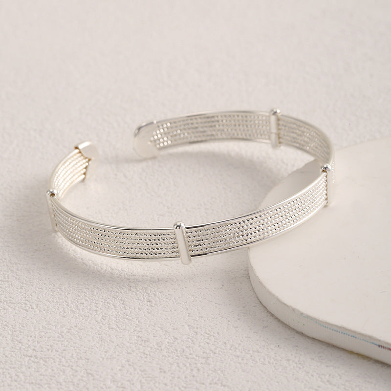 Ladies Open Bangle with Elegant Structure Design Tom Cottons