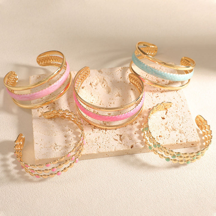 Women Open Bangle with Artistic Relief Design Tom Cottons