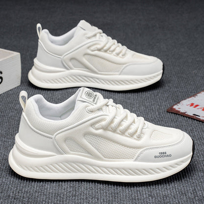 Sports shoes for women with breathable mesh upper and stable profile sole