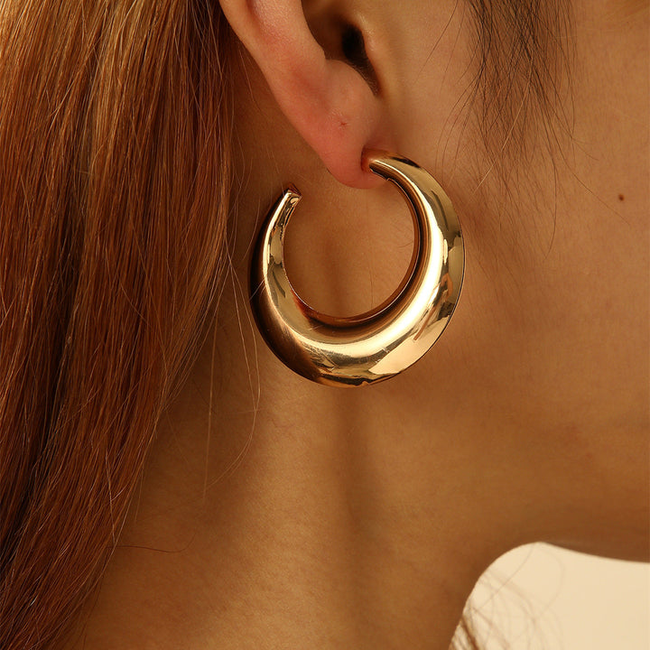 Women's Hanging Earrings in Modern Crescent Design Tom Cottons