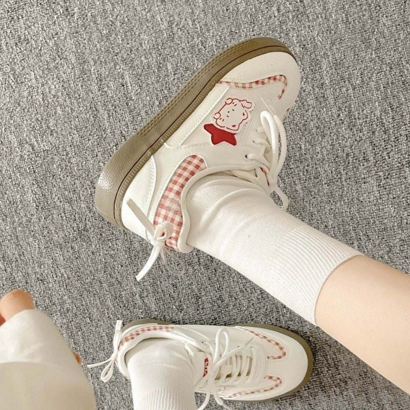 Women Trendy Sneakers with sporty-elegant design and comfortable sole