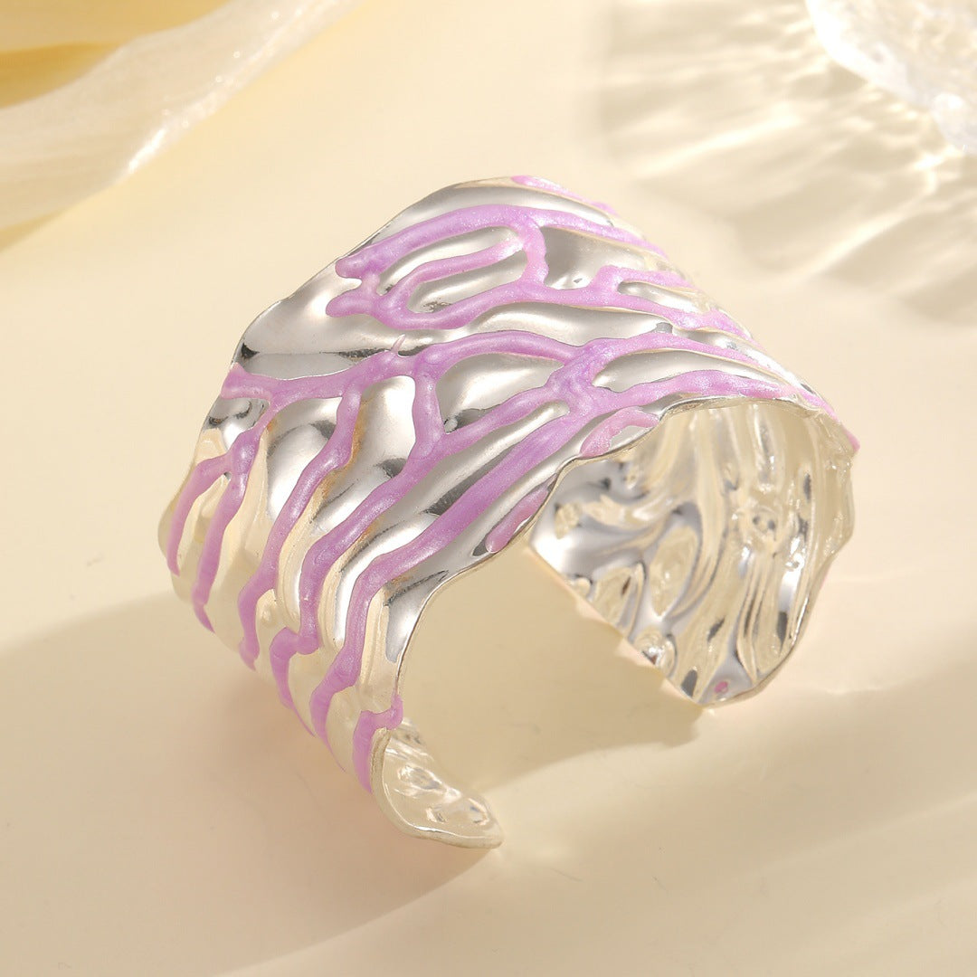 Women Open Bangle with Artistic Wave Pattern Tom Cottons