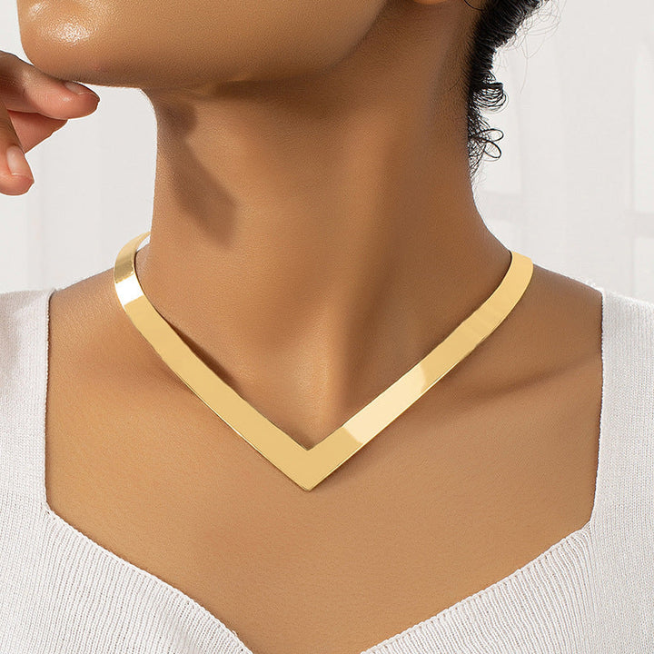 Women Choker Necklace with Modern V Design Tom Cottons
