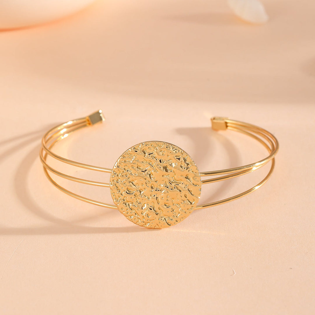 Women's bracelet with intricate bow design Tom Cottons