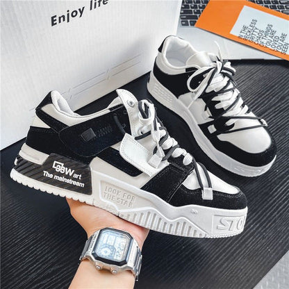 Women's sporty sneakers with modern design and non-slip sole