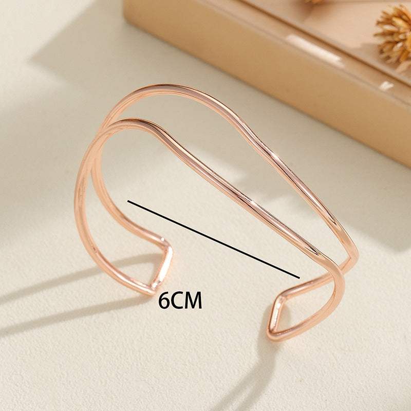 Women Open Bracelet with Curved Design Tom Cottons