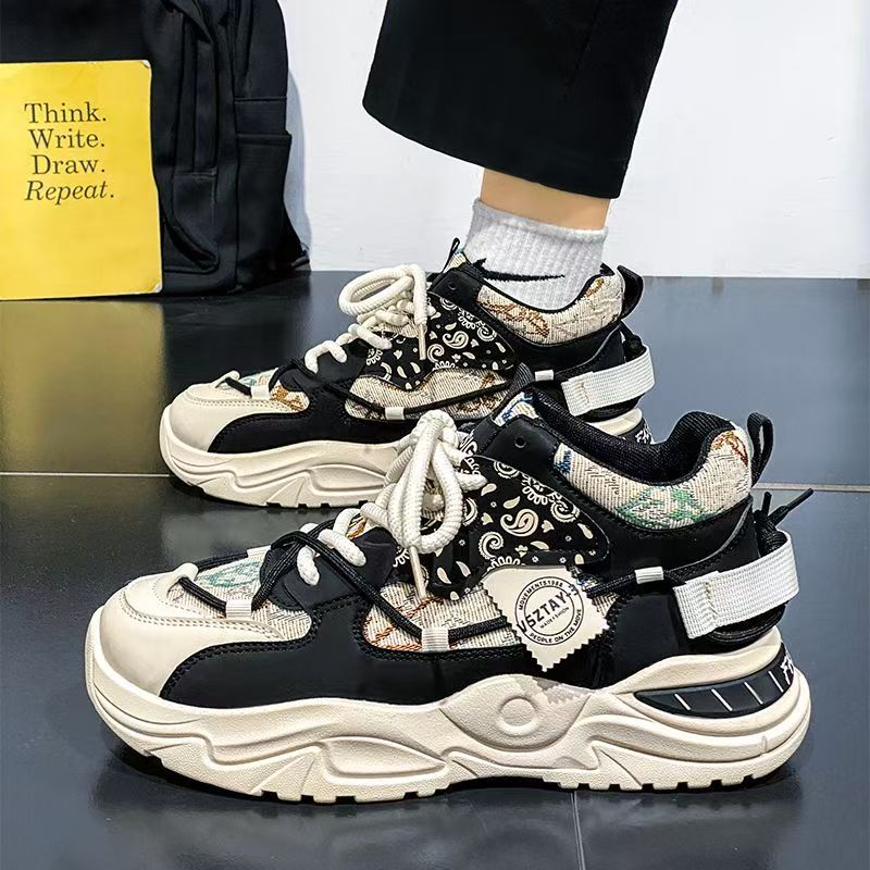 Thick sports shoes for women with a robust design and non-slip sole