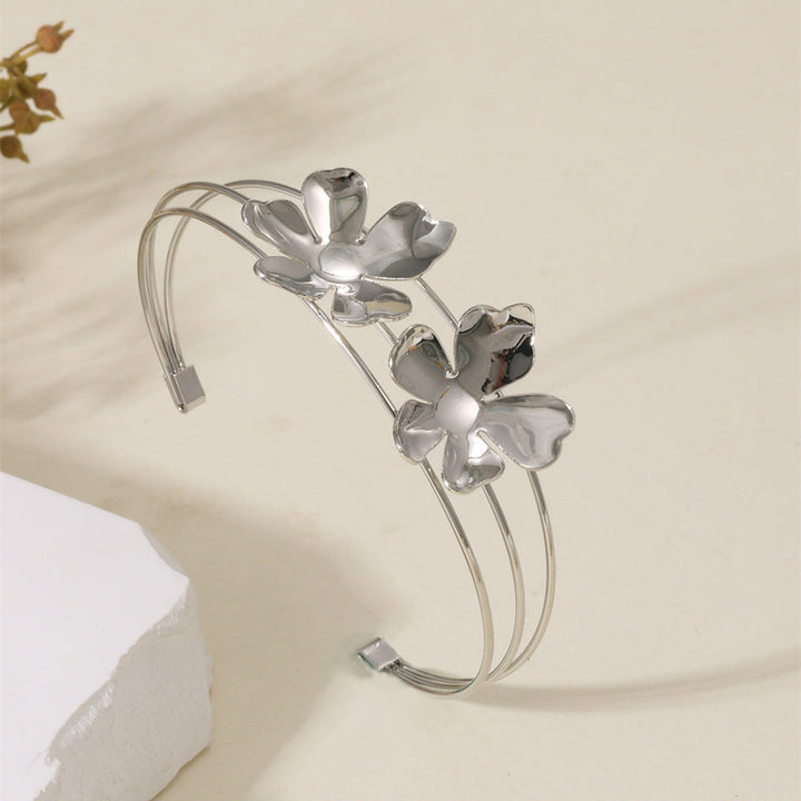 Women's cuff bracelet with artistic leaf motif Tom Cottons