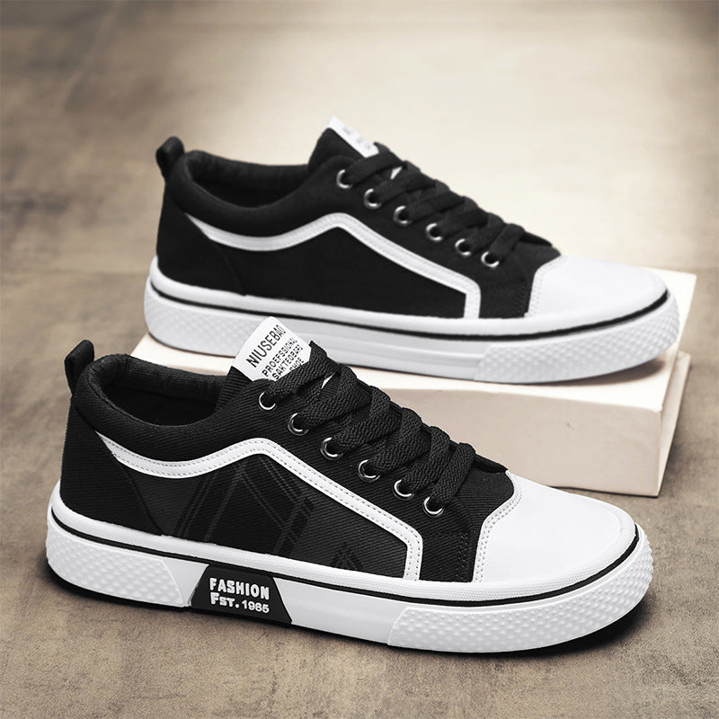 Women’s Stylish Low-Top Sneakers with Graphic Accents