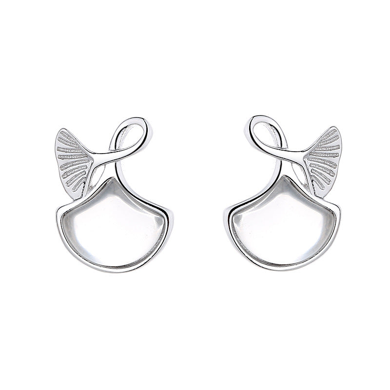 Women's earrings in elegant whale fin design Tom Cottons