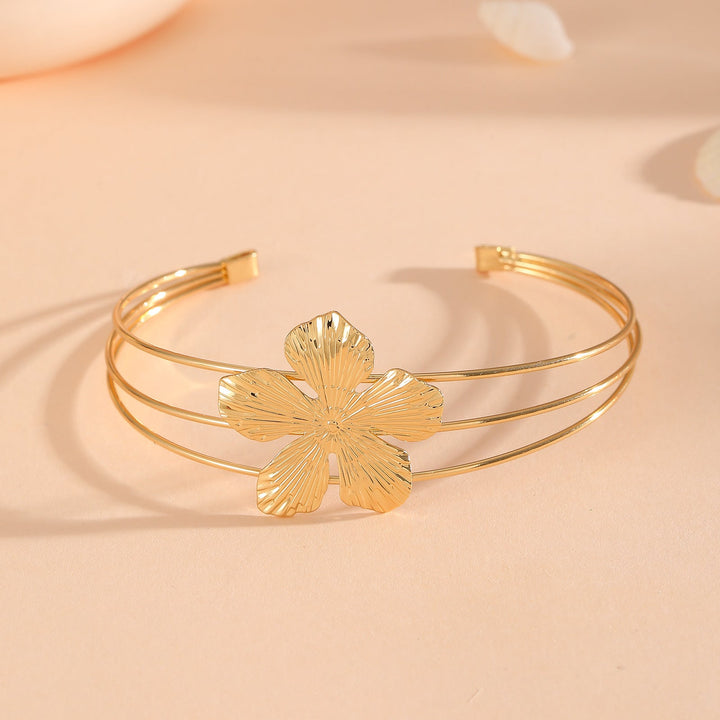 Women's bracelet with intricate bow design Tom Cottons