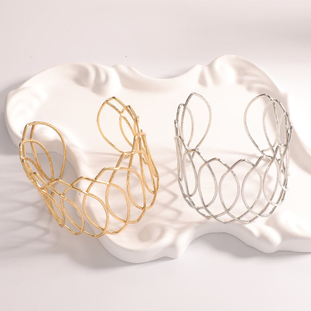 Women Open Bangle with Artfully Curved Design Tom Cottons