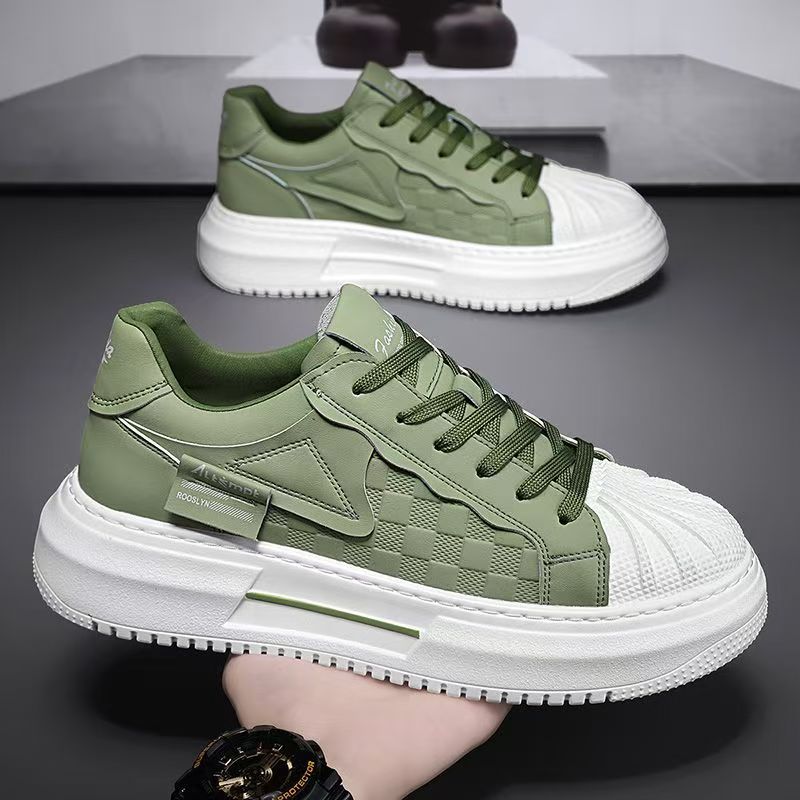 Fashion platform sneakers for women with a modern plaid pattern and comfortable padding