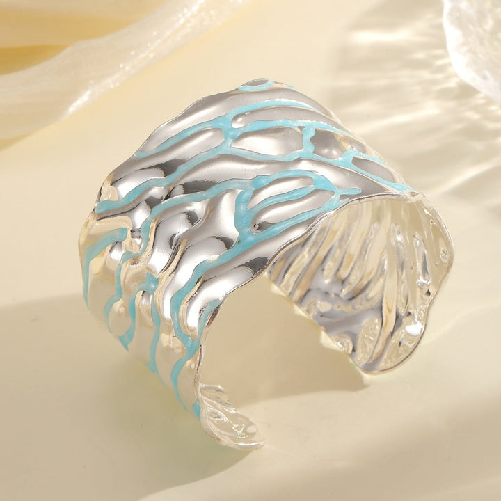 Women Open Bangle with Artistic Wave Pattern Tom Cottons