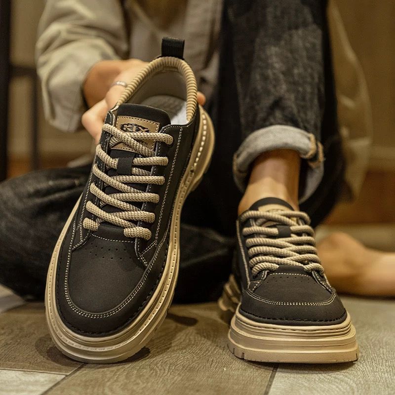 Women's sporty sneakers with comfortable cushioning technology and durable upper material