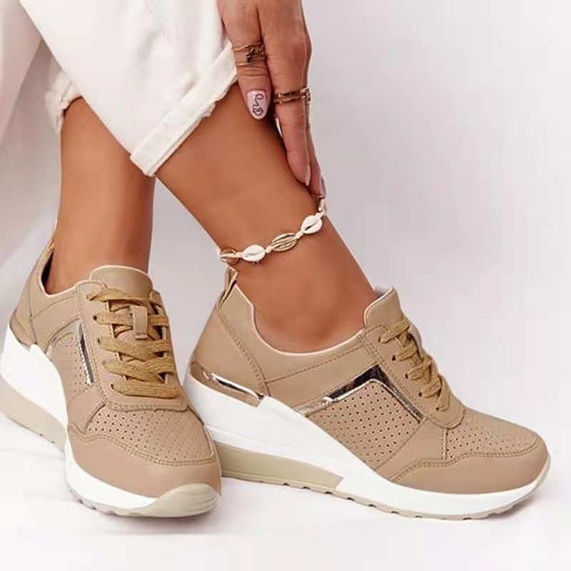 Women's breathable sneakers with perforated details and comfortable insole