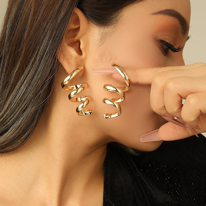Women's Hanging Earrings with Elegant, Curved Design Tom Cottons