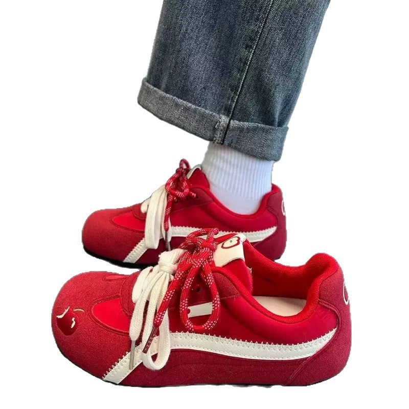 Women's sporty sneakers with innovative lacing and colorful design