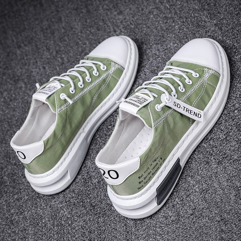 Women’s sports sneakers with innovative structure and comfortable insole