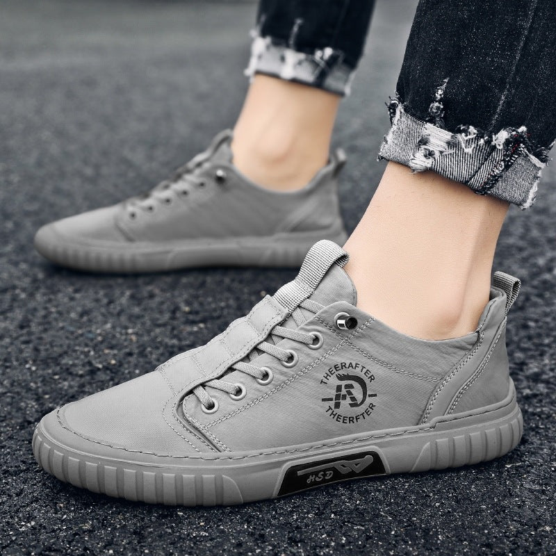 Women's casual sneakers with breathable upper material and sturdy sole