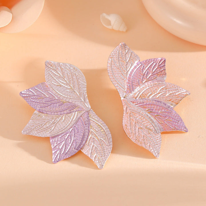 Women’s hair accessory with elaborate leaf design Tom Cottons
