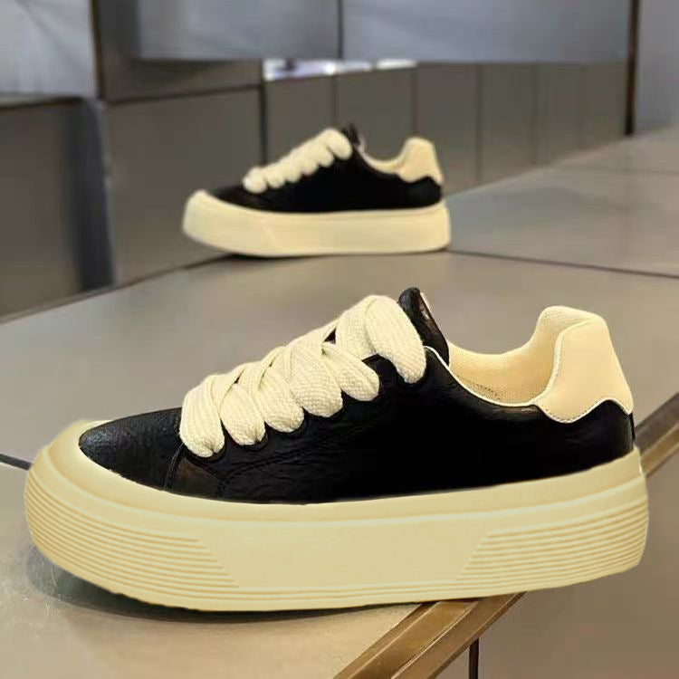 Women Trendy Sneakers with reinforced heel area and non-slip sole