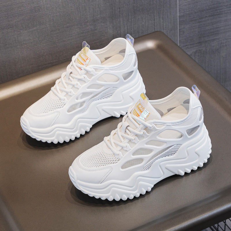 Women's sporty sneakers with breathable mesh upper and sturdy rubber sole