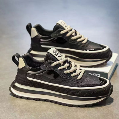 Women's sneakers with cushioned sole and modern design