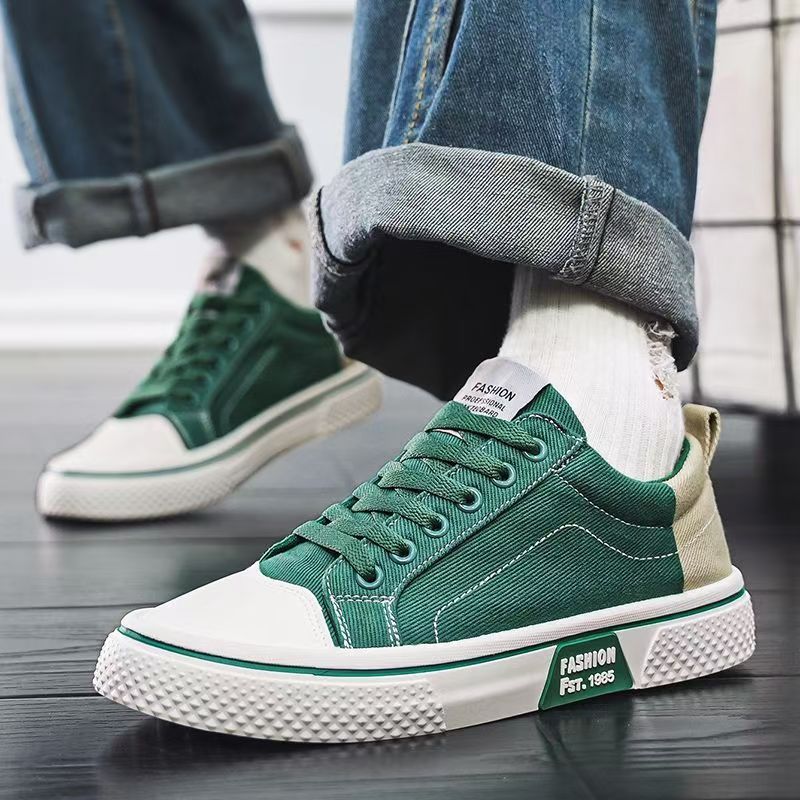 Women's sneakers with a modern design and effective cushioning technology