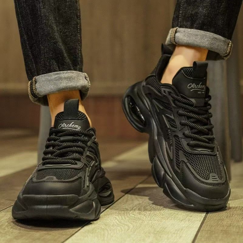 Women's sports shoes with cushioning comfort system