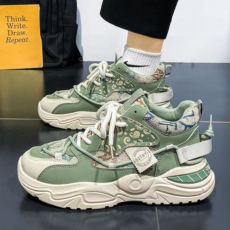 Thick sports shoes for women with a robust design and non-slip sole