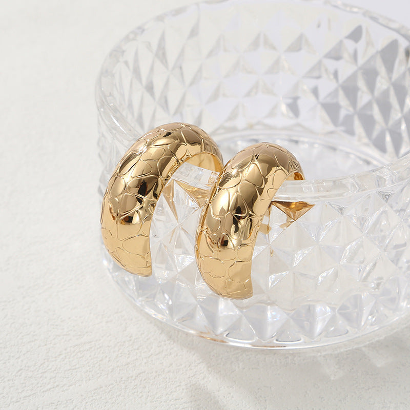 Women's hoops with elegant, modern design Tom Cottons
