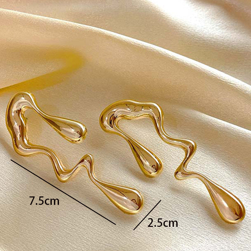 Women's hair accessory clips in modern, organic design Tom Cottons