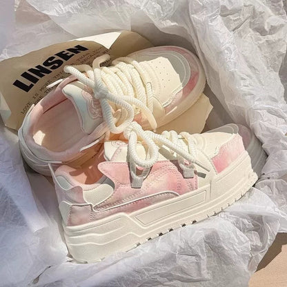 Women's fashionable sneakers with innovative platform design and breathable upper material hybrid structure