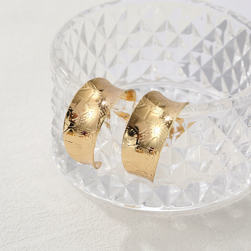 Women's hoops with elegant, modern design Tom Cottons