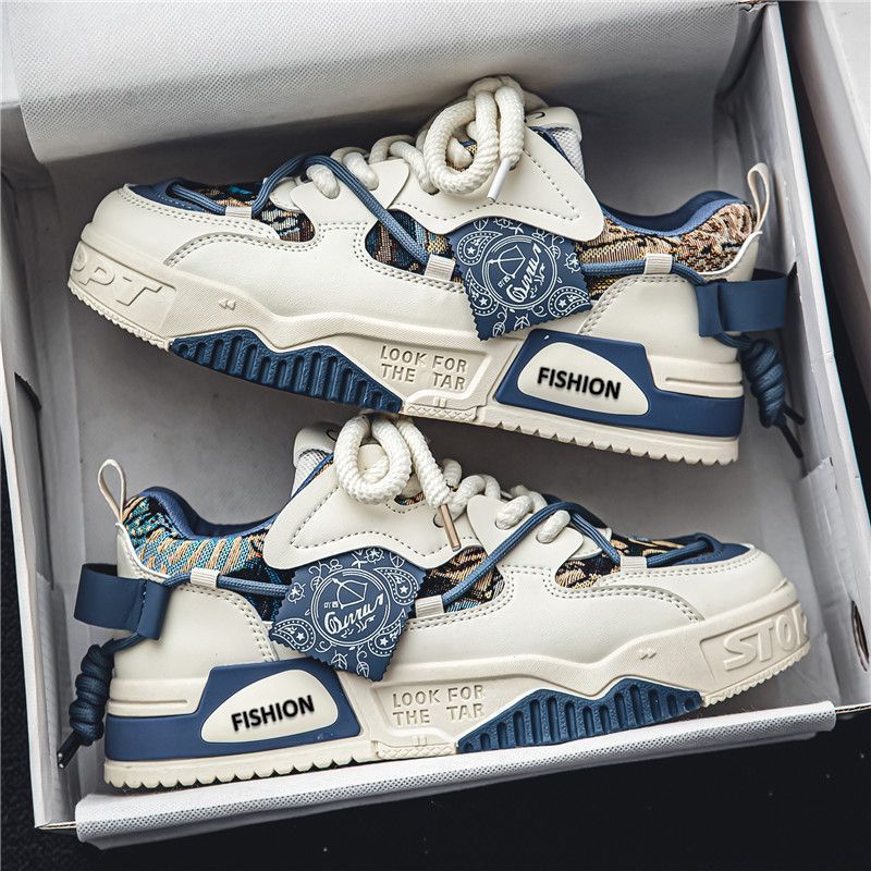 Women's sporty sneakers with innovative quick-lacing system