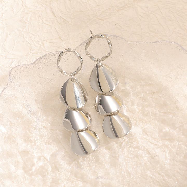 Women Hanging Earrings with Elegant Shell Design Tom Cottons